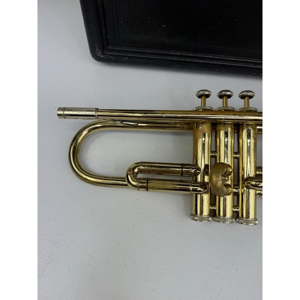 Selmer Bach TR300 Student Trumpet Bundle w/Hard Case & 5c Mouthpiece Beginner
